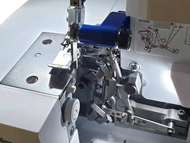 Оверлок Merrylock (Мерилок) 220-4